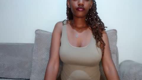 queen74890 online show from September 16, 2025, 8:43 pm