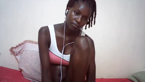 Snapshot of queen_0012 chatting on July 12, 2026, 9:06 pm asher online show from July 12, 2026, 9:06 pm