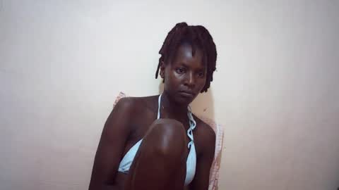 Snapshot of queen_0012 chatting on July 31, 2026, 12:04 pm asher online show from July 31, 2026, 12:04 pm