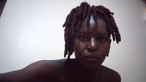 Snapshot of queen_0012 chatting on August 9, 2026, 7:46 am asher online show from August 9, 2026, 7:46 am