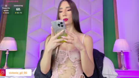 Snapshot of queen__violet chatting on May 12, 2026, 7:55 pm Queen Violet online show from May 12, 2026, 7:55 pm