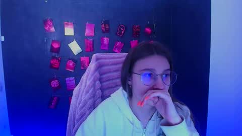 Amelie online show from February 25, 2026, 12:37 pm