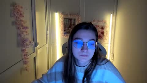 Amelie online show from April 30, 2026, 7:25 am