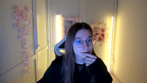 Amelie online show from May 2, 2026, 7:02 am