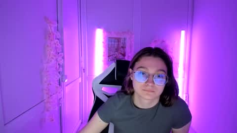 Amelie online show from May 13, 2026, 8:12 am