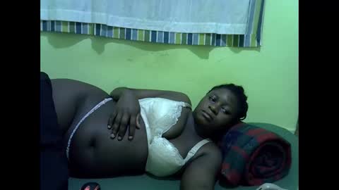 queen_diva01 online show from April 26, 2026, 5:49 am