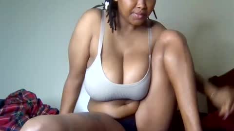 queen_doli online show from July 7, 2026, 11:53 pm