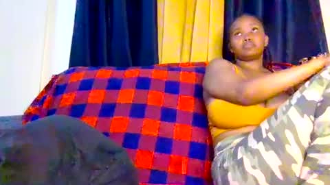 queen_doli online show from July 17, 2026, 6:35 pm