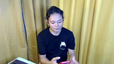 queen_ennah online show from June 12, 2026, 11:20 am