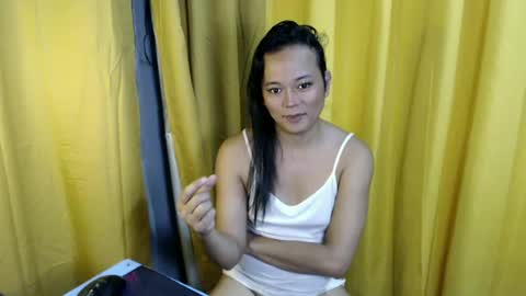 queen_ennah online show from June 14, 2026, 2:24 am