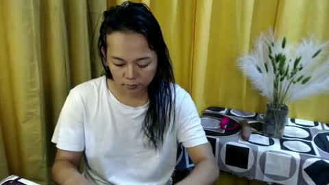 queen_ennah online show from June 21, 2026, 8:33 pm