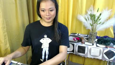queen_ennah online show from June 26, 2026, 1:10 am