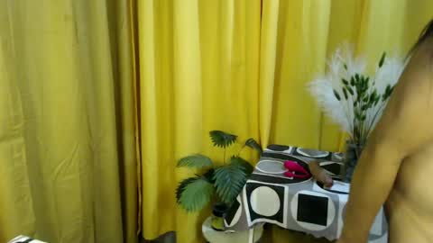 queen_ennah online show from June 28, 2026, 2:17 am