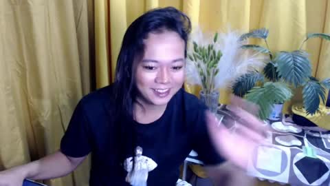 queen_ennah online show from July 18, 2026, 12:53 pm