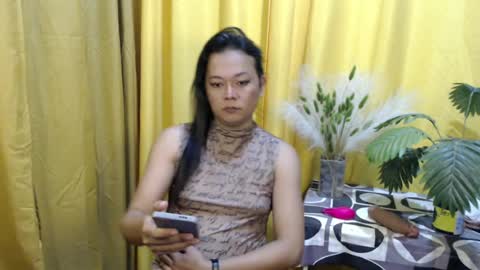 queen_ennah online show from August 4, 2026, 7:38 pm