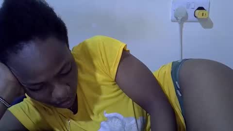 queen_fantacy online show from March 23, 2026, 2:37 am