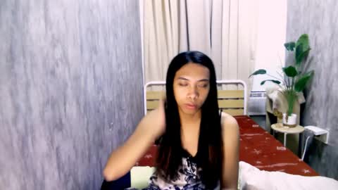 queen_gia online show from April 28, 2026, 6:46 pm