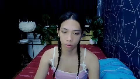 queen_gia online show from May 1, 2026, 9:58 am