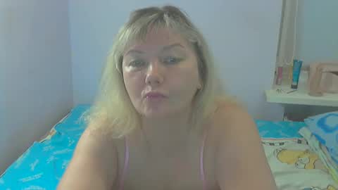 Snapshot of queen_jane8 chatting on September 15, 2025, 2:06 pm queen_jane8 online show from September 15, 2025, 2:06 pm
