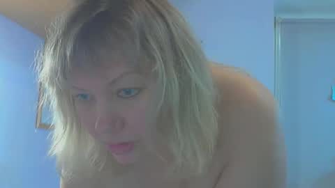 Snapshot of queen_jane8 chatting on November 18, 2025, 4:55 pm queen_jane8 online show from November 18, 2025, 4:55 pm