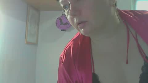 queen_jane8 online show from April 3, 2026, 9:29 am