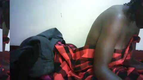 queen_joan online show from February 3, 2025, 3:27 pm