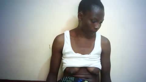 queen_joan online show from February 6, 2025, 2:48 pm