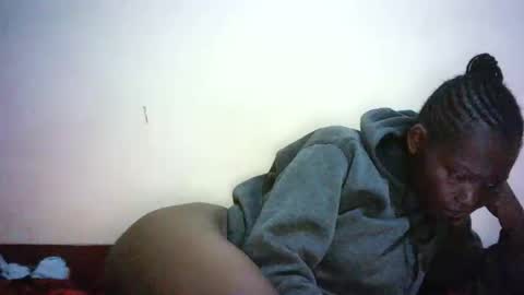 queen_joan online show from February 14, 2025, 3:11 am