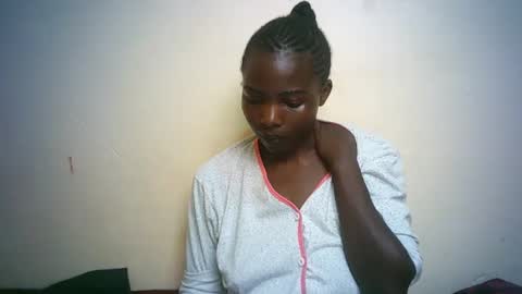 queen_joan online show from February 16, 2025, 10:43 am