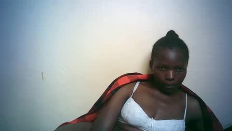 queen_joan online show from February 19, 2025, 6:44 am