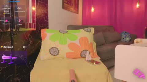 queen_kamil online show from June 26, 2026, 10:58 pm
