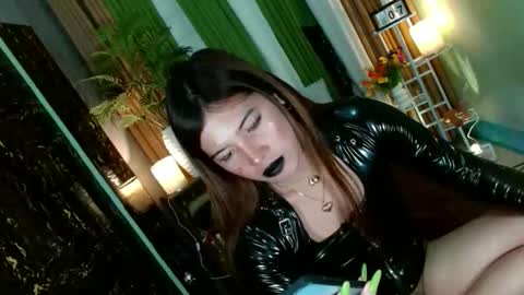 Snapshot of queen_kendalx19 chatting on October 7, 2025, 10:34 am Kendal  online here from 6am-3pm philippine time online show from October 7, 2025, 10:34 am