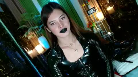 Snapshot of queen_kendalx19 chatting on October 16, 2025, 9:32 am Kendal  online here from 6am-3pm philippine time online show from October 16, 2025, 9:32 am