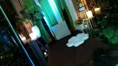 Snapshot of queen_kendalx19 chatting on October 19, 2025, 5:19 am Kendal  online here from 6am-3pm philippine time online show from October 19, 2025, 5:19 am