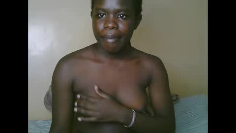 queen_latasha online show from September 26, 2025, 1:59 pm