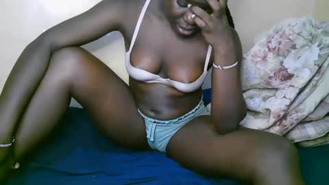 queen_latasha online show from December 5, 2025, 8:38 pm