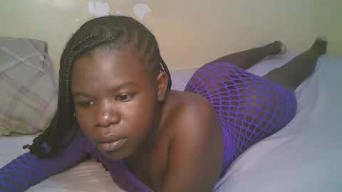queen_latasha online show from May 7, 2026, 2:39 am