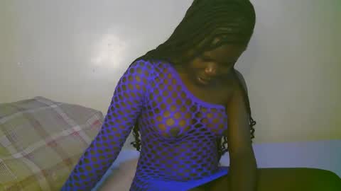 queen_latasha online show from May 8, 2026, 6:19 am