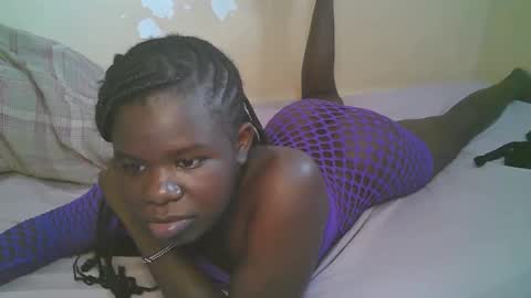 queen_latasha online show from May 9, 2026, 7:57 am