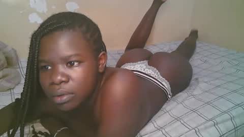 queen_latasha online show from May 17, 2026, 4:10 am