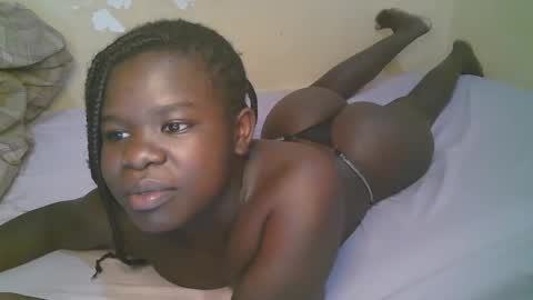 queen_latasha online show from May 19, 2026, 4:41 am