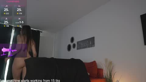 Snapshot of queen_leylla chatting on May 30, 2026, 5:37 am queen_leylla online show from May 30, 2026, 5:37 am