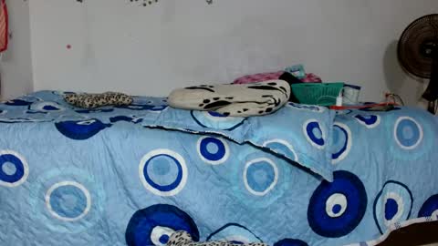 queen_luisadirty online show from May 18, 2026, 10:59 pm