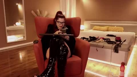 Mistresss Manifest online show from February 13, 2025, 7:56 am