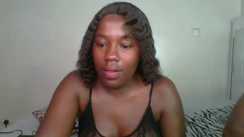 queen_mira online show from September 11, 2025, 10:37 am