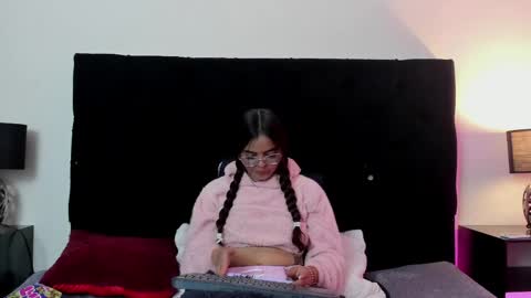 queen_misy online show from May 10, 2026, 9:20 pm