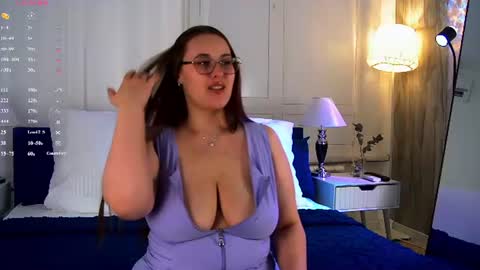 Snapshot of queen_monica chatting on June 27, 2026, 6:35 pm Monica online show from June 27, 2026, 6:35 pm