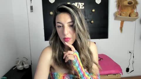 queen_natttyy online show from December 10, 2024, 2:59 am