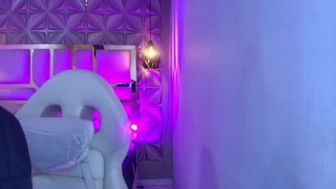   online show from April 30, 2026, 12:00 pm