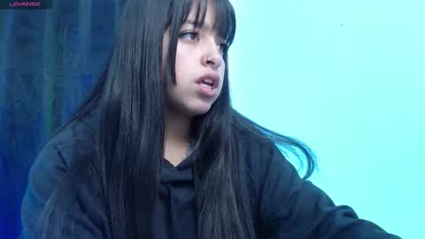 Snapshot of queen_salomme chatting on October 9, 2025, 12:03 pm queen_salomme online show from October 9, 2025, 12:03 pm